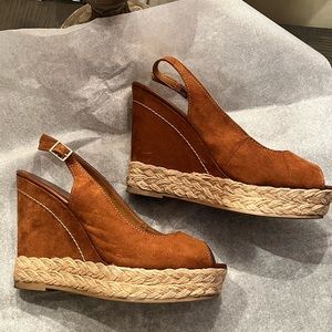 Wedge shoes